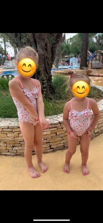 Maillot de bain fleuris vertbaudet 3 ans comme neuf