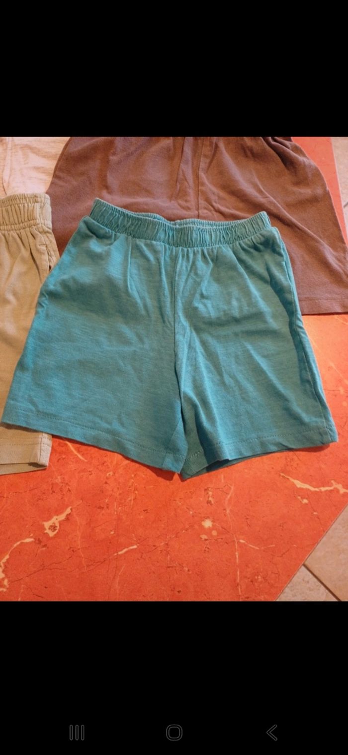 Lot de 4 shorts garçon taille 4 ans - photo numéro 2