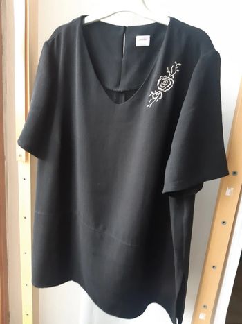 Blanche porte haut tee-shirt blouse taille 50