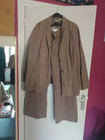 Costume femme taille 52