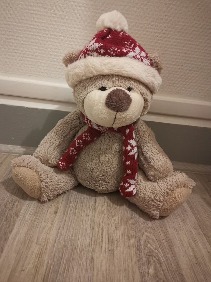 Mignon petit ours de Noël