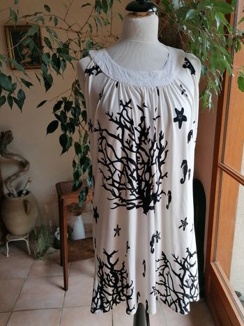 Robe été fluide broderie t38/40 parfait etat.