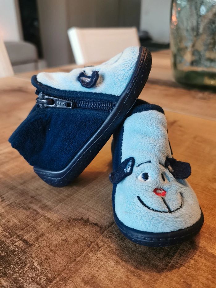 🌺Chaussons pointure 19 bleu bébé Toti
