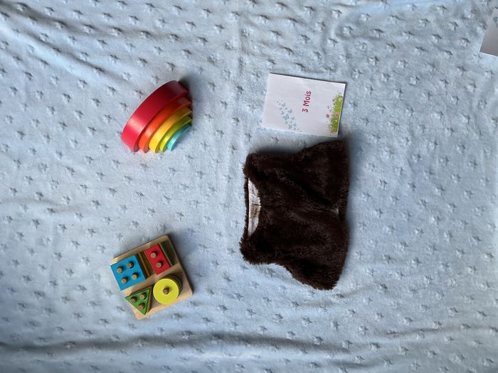 gilet sans manches en fourrure marron intérieur blanc et rose 3 mois boite à malices