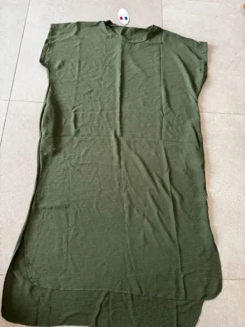 Robe manches courtes, taille unique, neuve