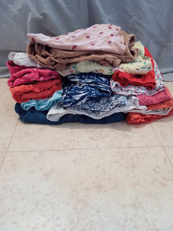 Lot vêtements fille 24 mois