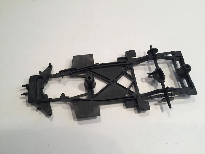 Châssis extérieur pièce détachée miniature Chevrolet Corvette 1957 1/24 burago #A17