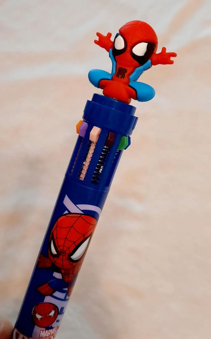 1 stylo multicouleurs Spiderman - photo numéro 3