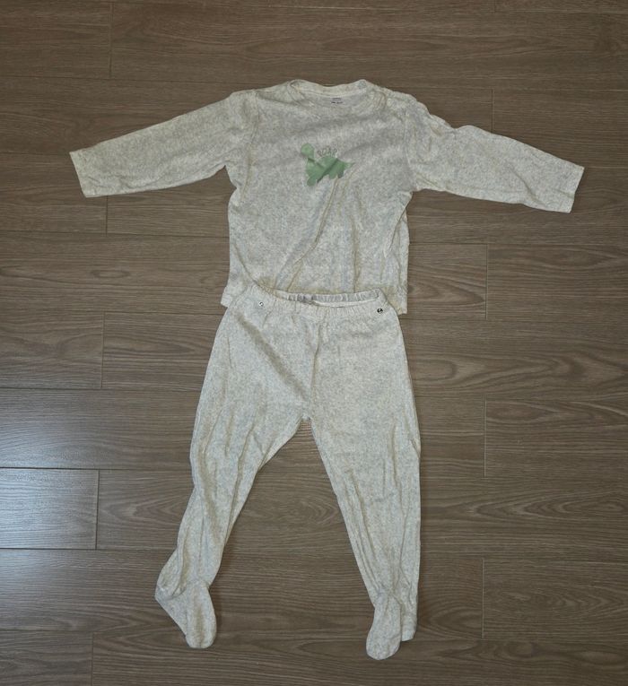 lot  2 pyjamas
