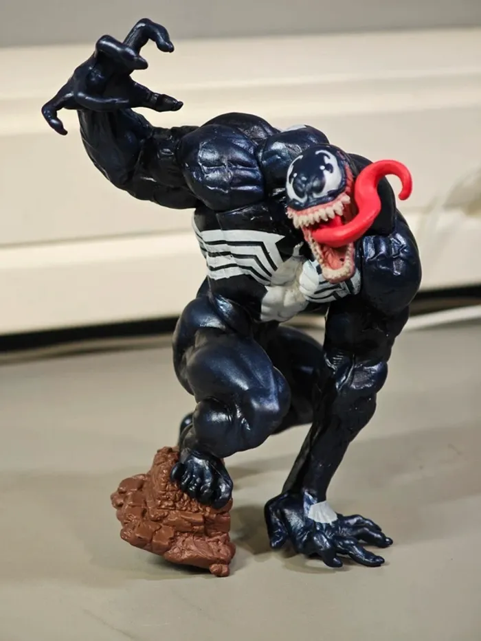 Figurine Venom 14cm neuve avec boîte - photo numéro 2