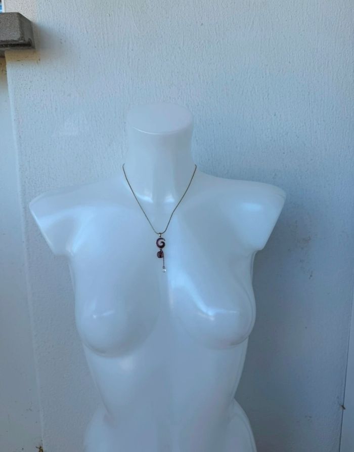 Collier argenté avec motif spiral rose et sa perle - photo numéro 1