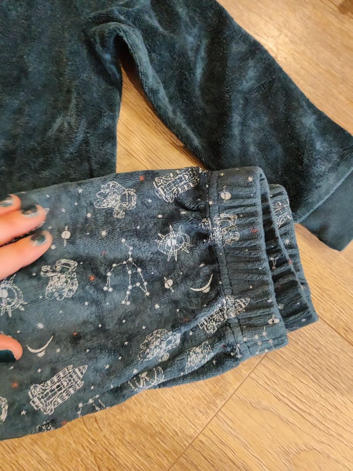 Pyjama velours espace phosphorescent Vertbaudet Taille 4 ans - photo numéro 4