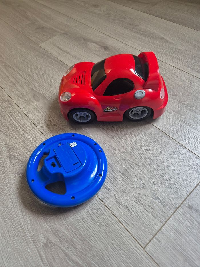 Voiture télécommandée - photo numéro 2