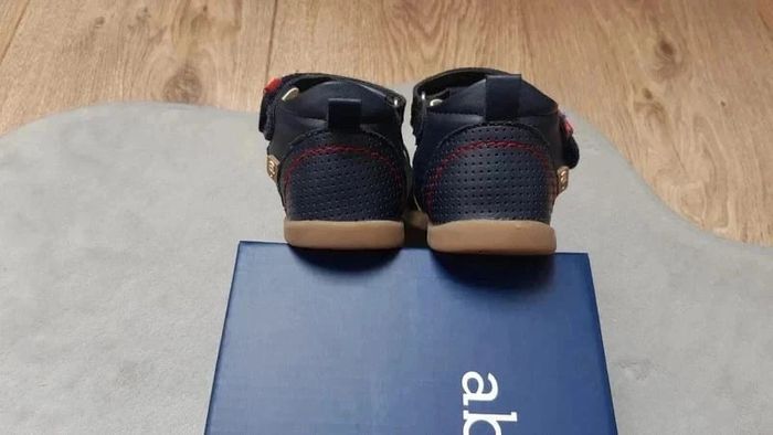 Sandales / nu-pieds absorba bleu marine pointure 22 en très bon état - photo numéro 5