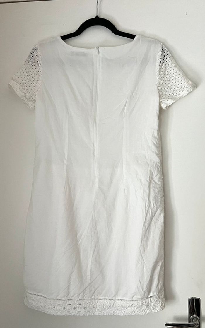Robe courte droite blanche brodée taille 36 - photo numéro 4