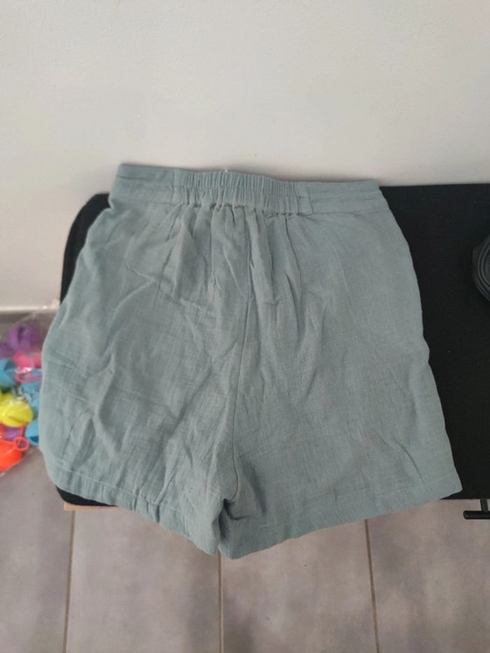 Short taille 36 camaïeu neuf - photo numéro 2