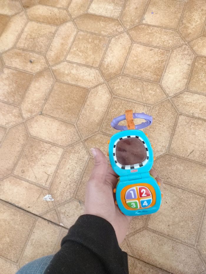 Petit téléphone Fisher Price