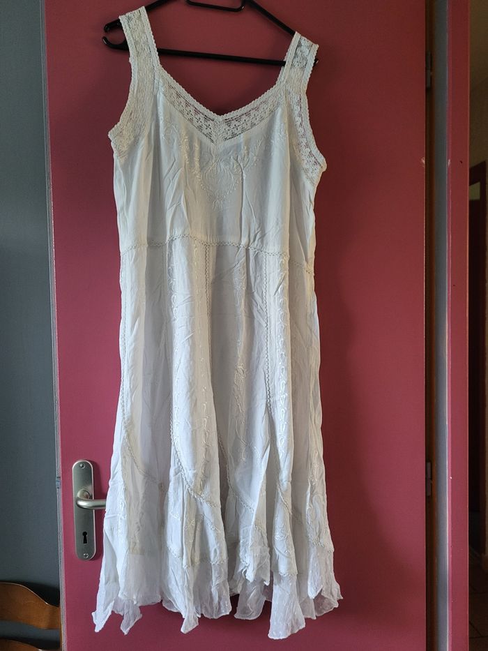 Robe blanche neuve