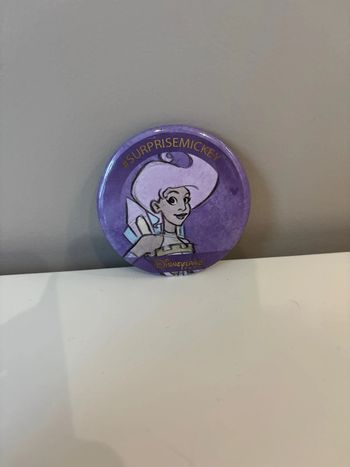 Badge surprise Mickey - Disneyland Paris