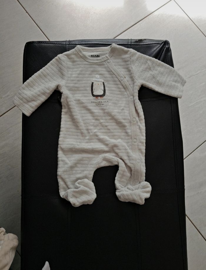 Lot pyjamas 1 mois - photo numéro 6