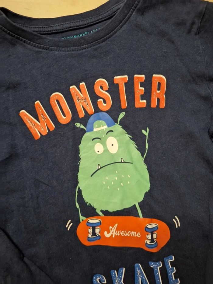 T-shirt manches longues pour garçon taille 6 ans Marque primark très bon état - photo numéro 4