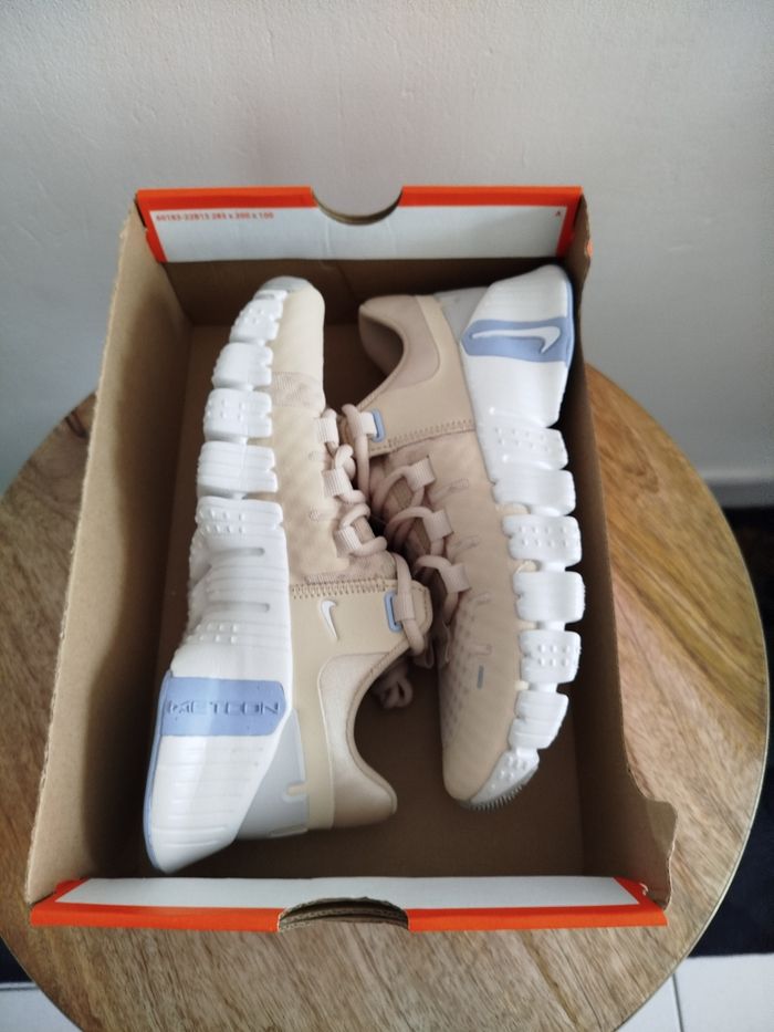 Baskets Nike T 36,5 - photo numéro 7