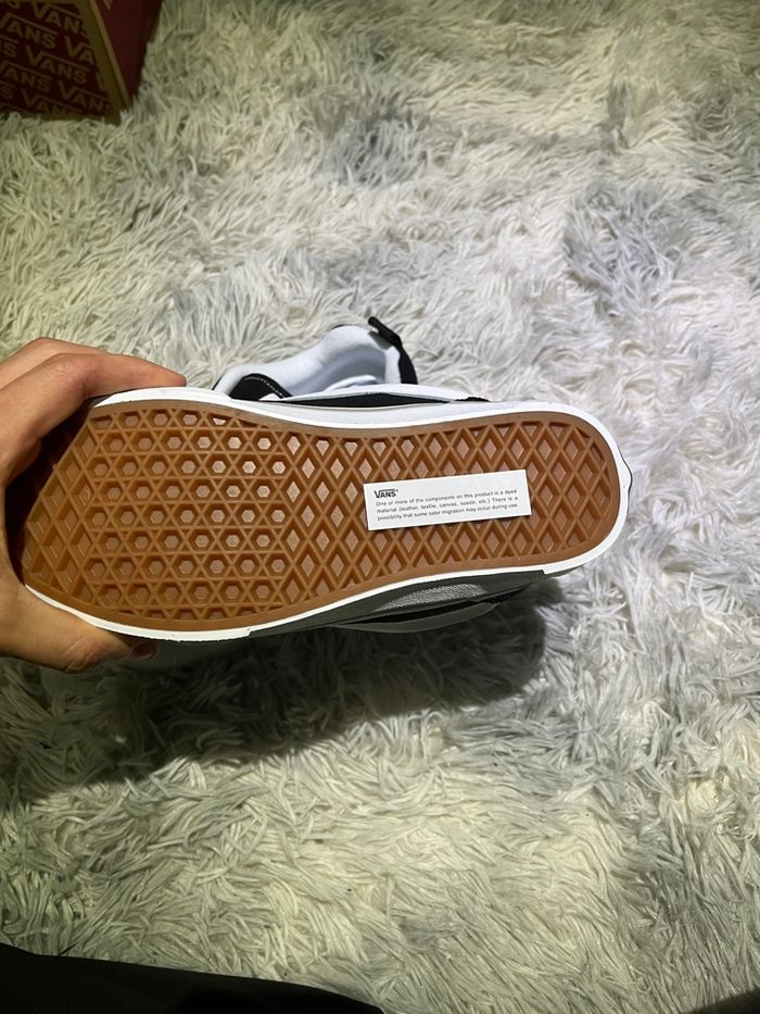 Vans Knu School blanches et noires 36,5 neuves - photo numéro 3