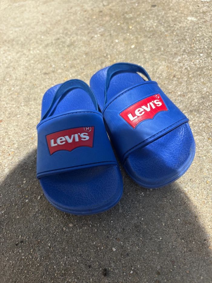 Claquettes Levis, taille 23