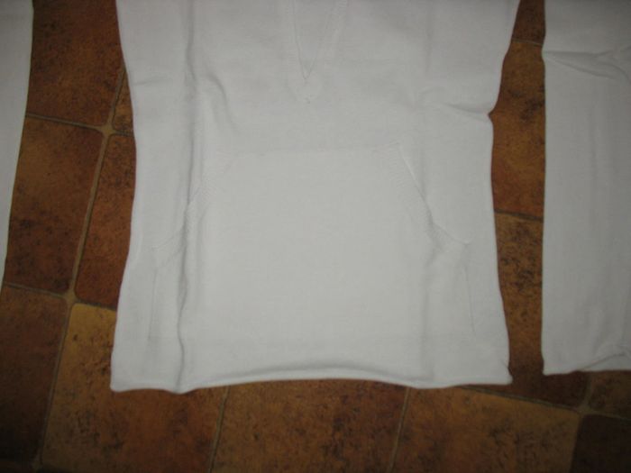 PULL FIN BLANC A CAPUCHE FILLE "KIABI KIDS" - 16 ANS - n°01 - photo numéro 3