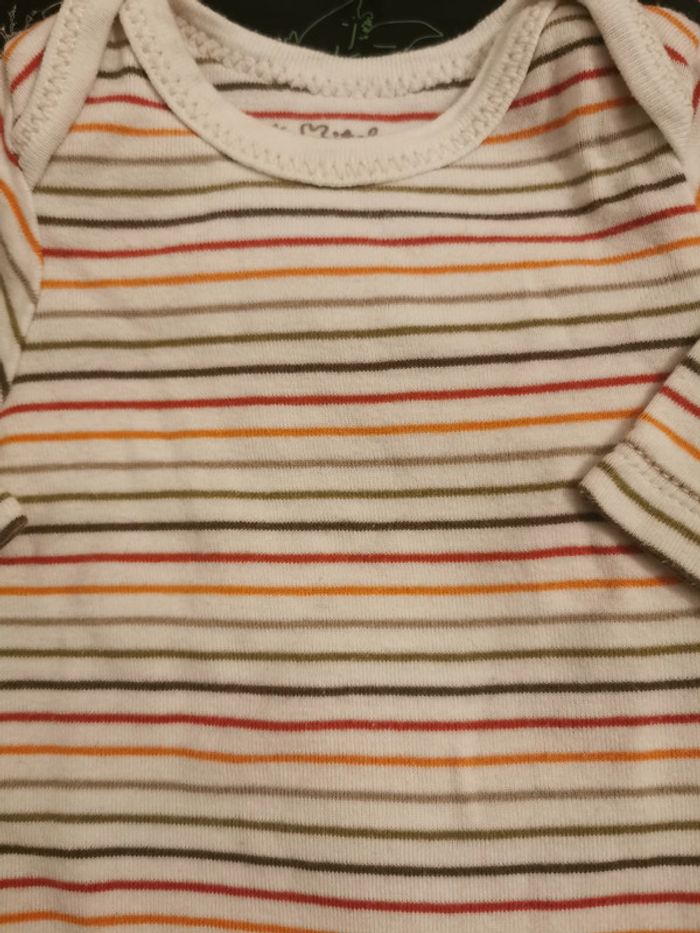 lot de 2 bodys taille 1 mois - photo numéro 3