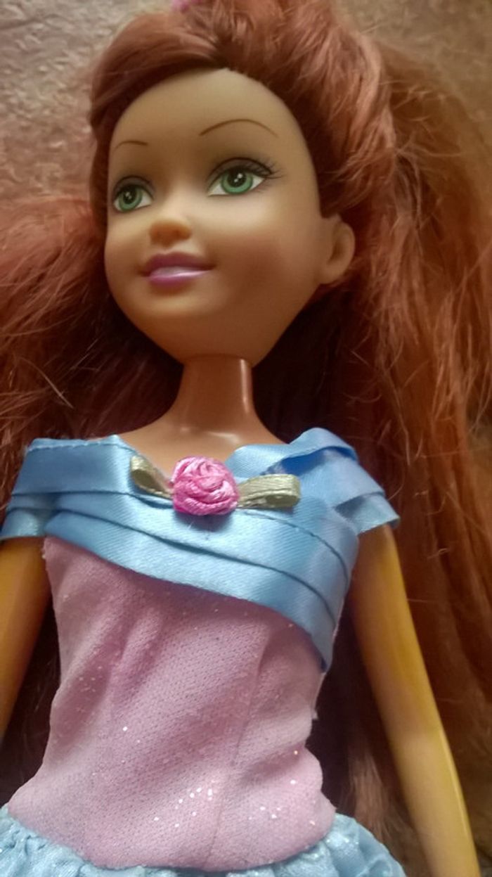 Barbie thème Princesse Disney 30 cm - photo numéro 2