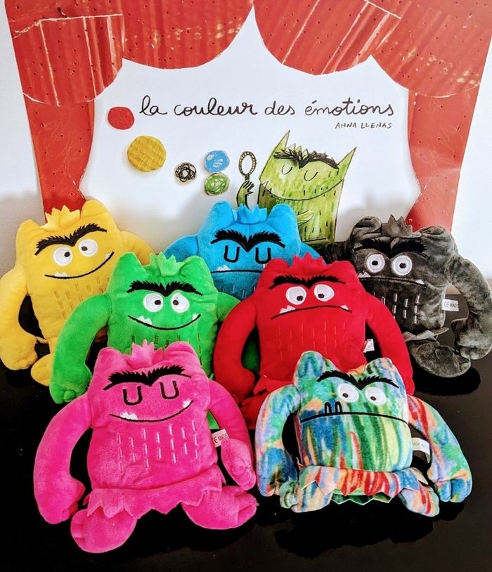 Lot de 7 peluches du monstre des couleurs la couleur des émotions