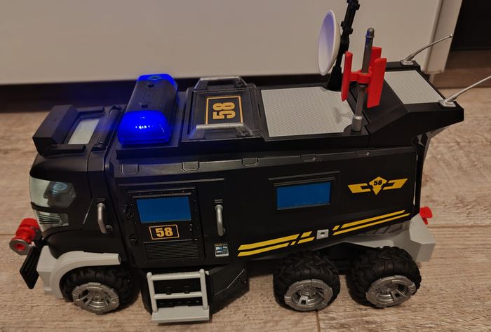 camion policiers d'élite Playmobil - photo numéro 5