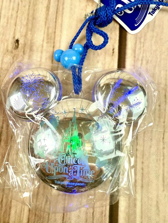 Tour de cou Tokyo Disney Resort Once Upon a Time  Pendentif lumineux - photo numéro 7