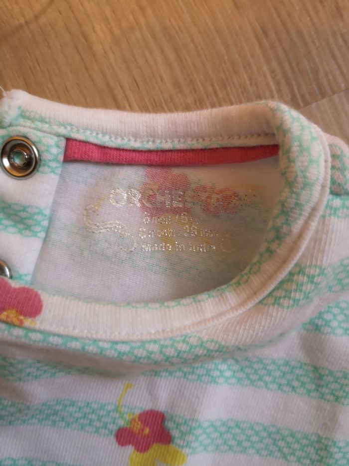 T shirt 6 mois fleuri - photo numéro 2