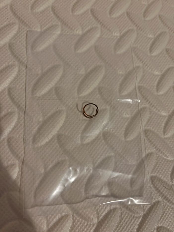 Piercing spirale cuivré pour nez ou oreilles - photo numéro 3