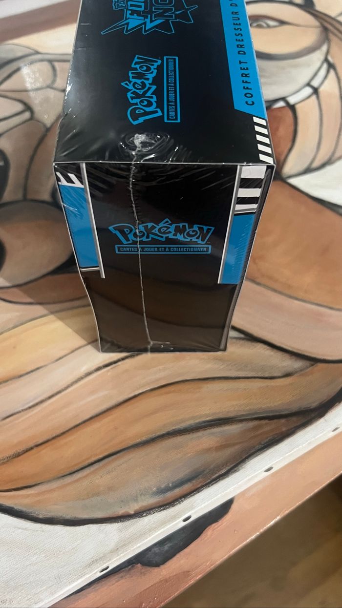 Vend cette ETB Pokémon EV10.5 foudre noire - photo numéro 4