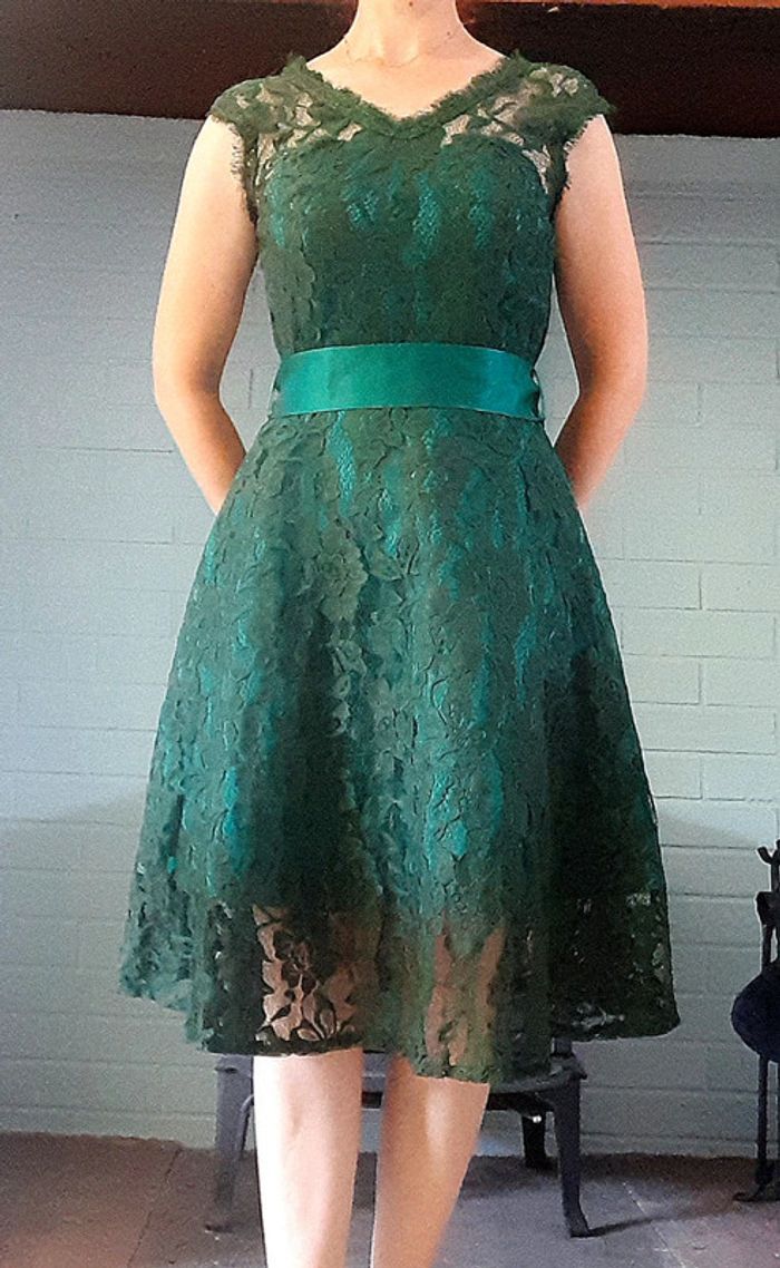 Robe Lindy Bop en dentelle - photo numéro 11