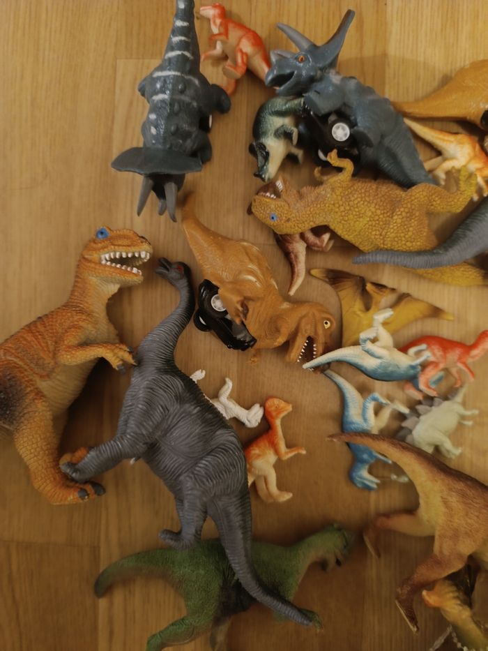 Lot de dinosaure - photo numéro 2