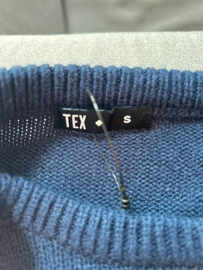 Pull de Noël taille S - photo numéro 3