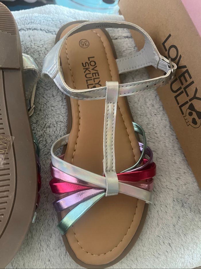 Sandales neuves