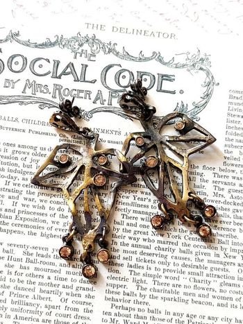 Magnifique paire de boucles d'oreilles pendantes, feuilles de vignes