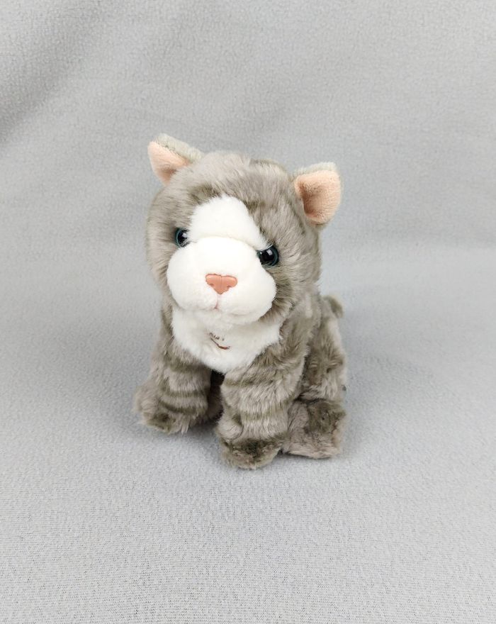 Petite Peluche chat GIPSY gris tigré blanc yeux bleus 18 cm doudou SON HS !