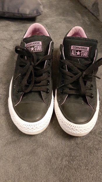 Converse noire et parme basse 37