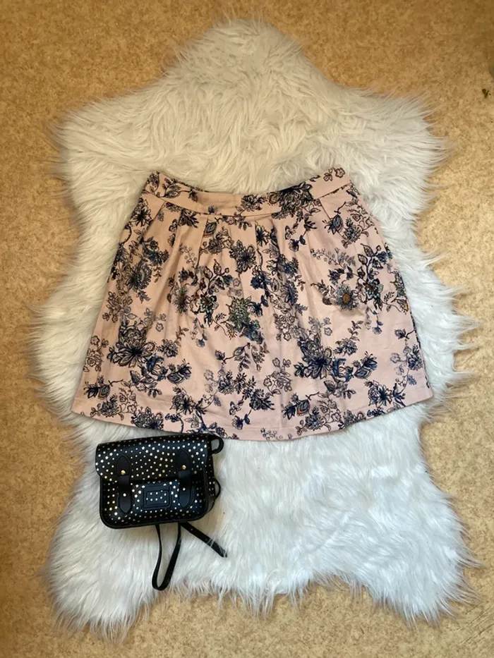 jupe Stradivarius – Look Bohème motifs fleuris rose pale et marine taille 36/S - photo numéro 5