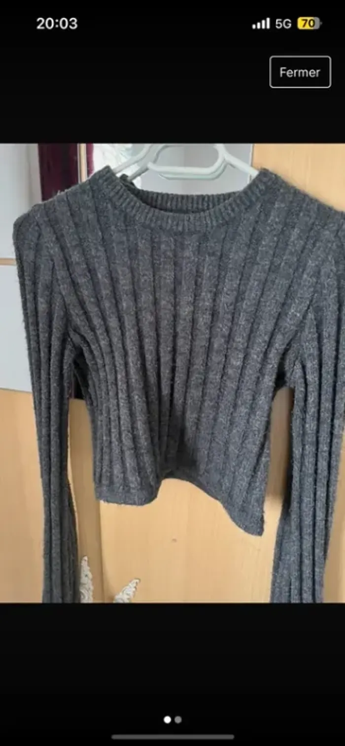 Pull crop top gris