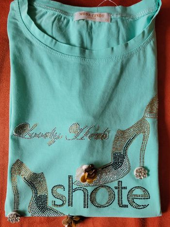 Tee shirt turquoise talon 👠 aiguille.