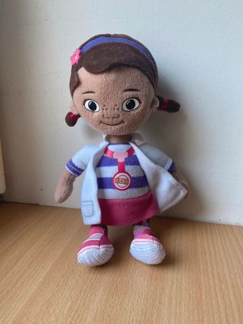 Petite peluche dottie docteur la peluche