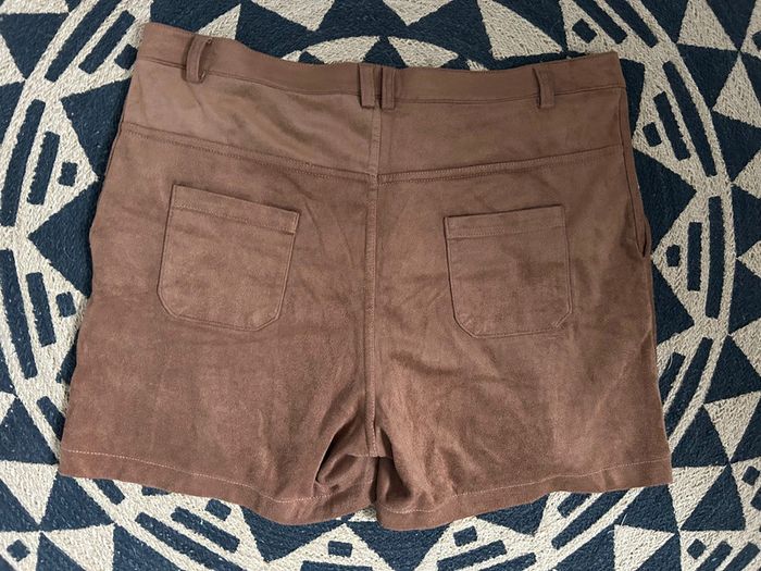 Superbe short en daim femme - photo numéro 2