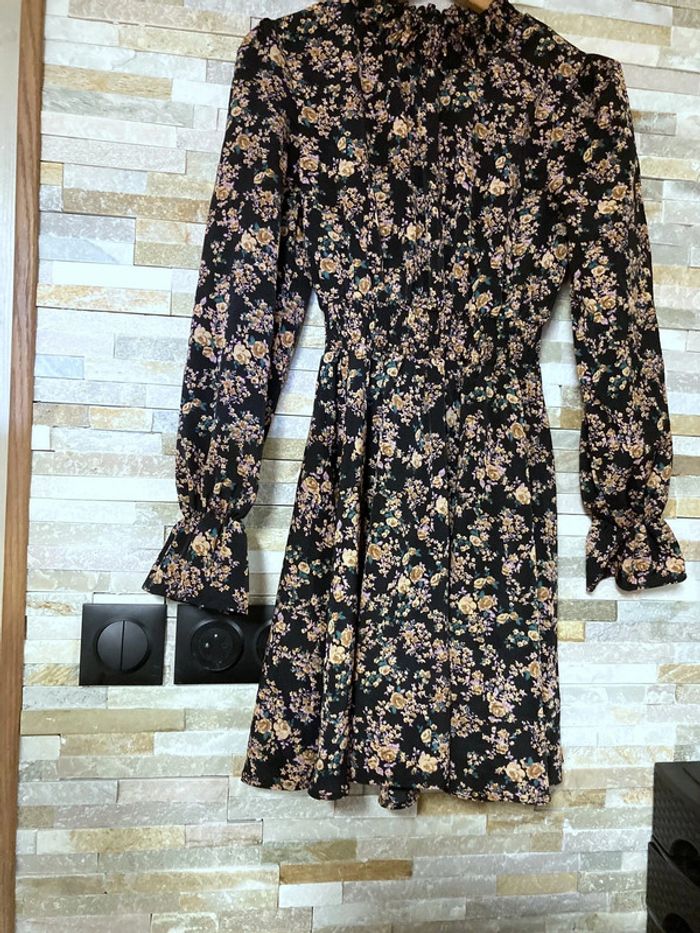 s robe fleurie - photo numéro 3